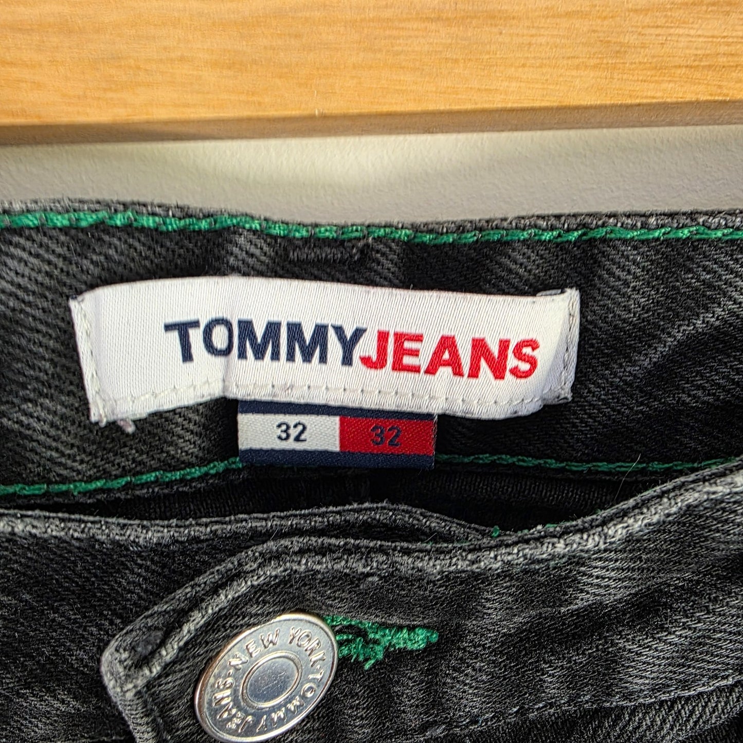 Tommy Hilfiger Mom Jeans High Rise Tapered Women's W32 L28 Black Denim