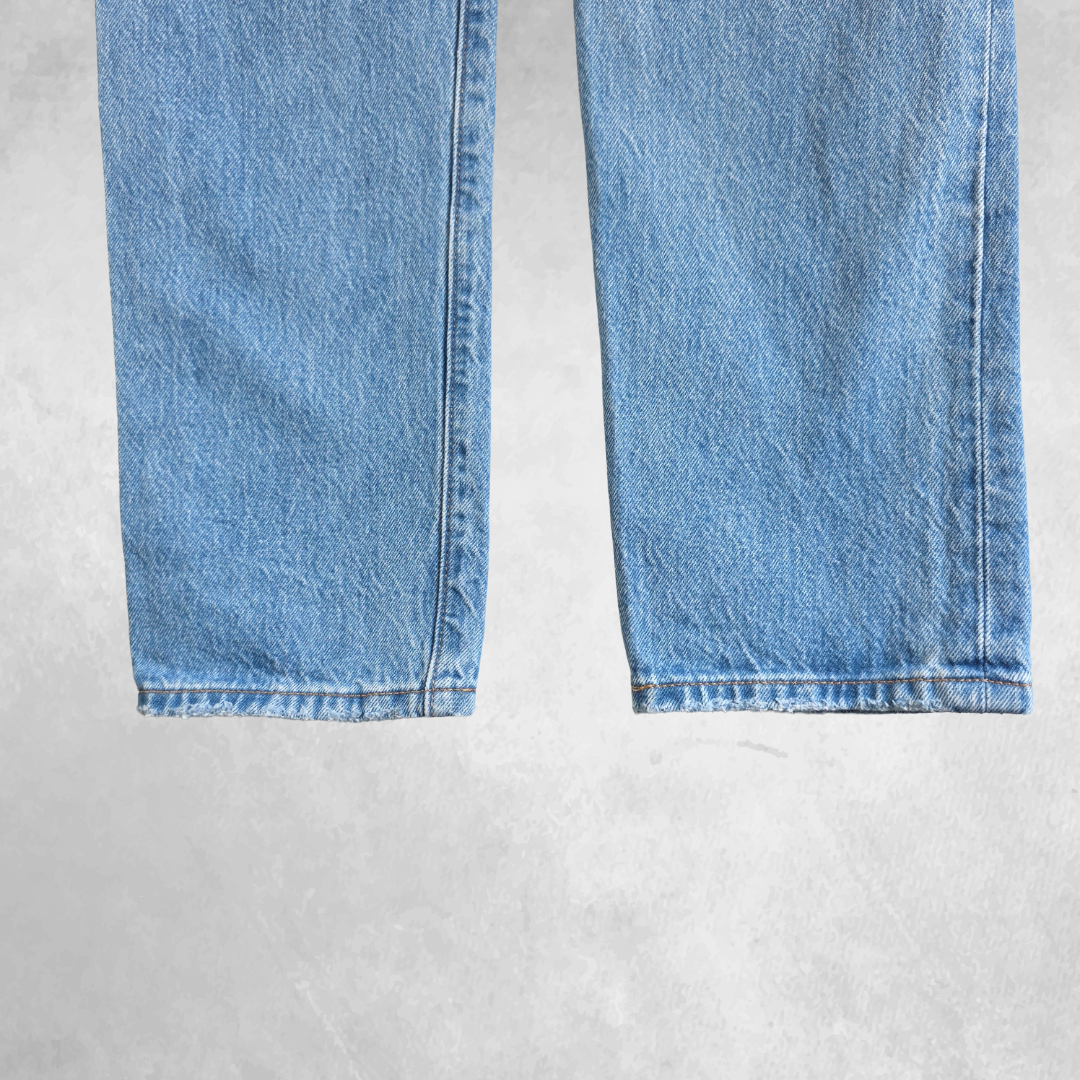 Levi’s 501 Jeans Women’s W25 L30 Blue Straight Mid Rise Distressed Denim