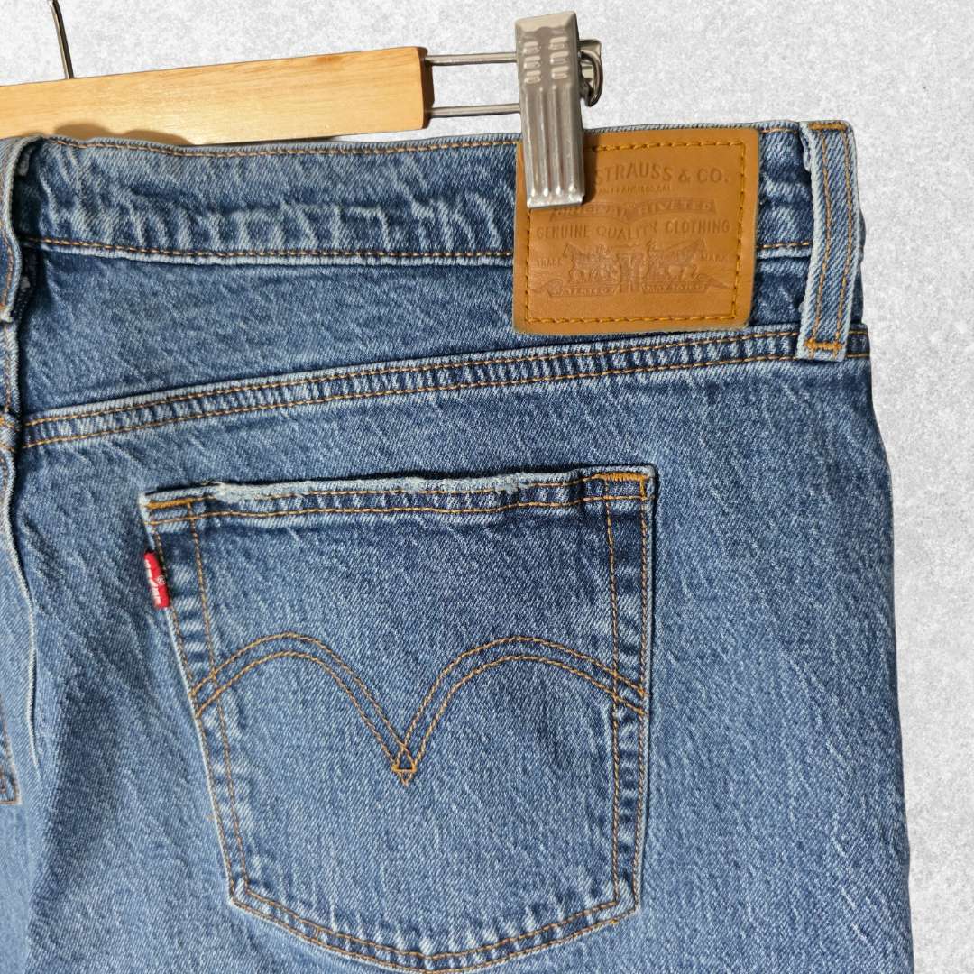 Levi’s Wedgie Straight Jeans W38 L26 (Tag W34) Blue Button Fly Women’s
