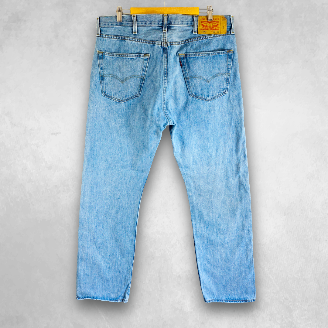 Levi’s 501 Jeans W38 L32 Men’s Blue Straight Fit Denim Button Fly