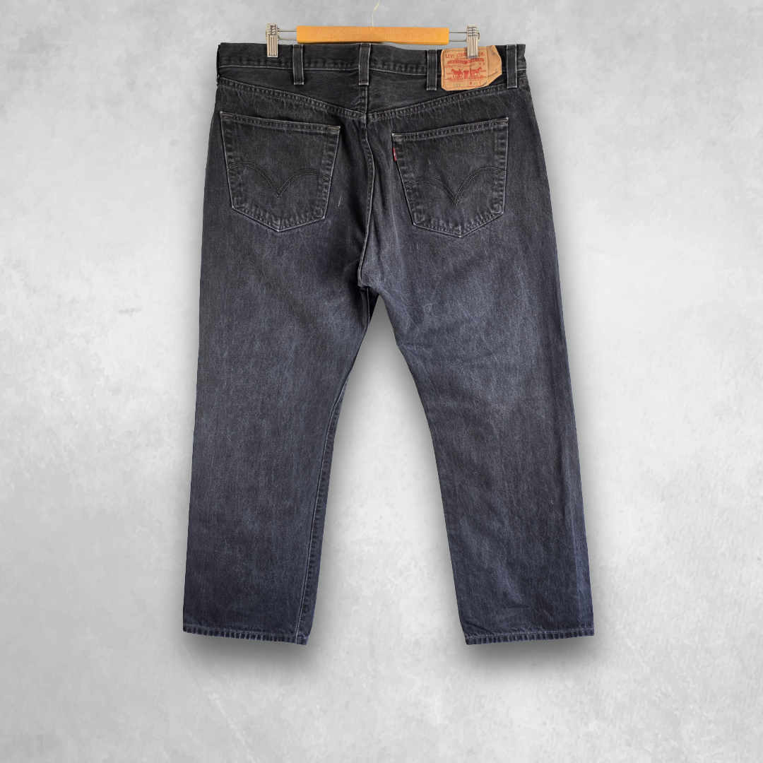 Levi’s 501 Jeans Men’s W38 L29 Black Straight Leg Denim Button Fly