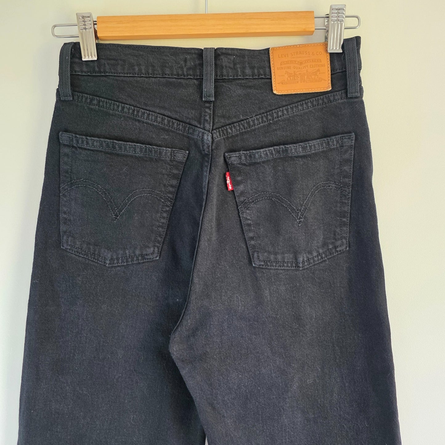 Levi's Ribcage Straight Jeans W27 L27 Black High Rise Women's Denim Trousers