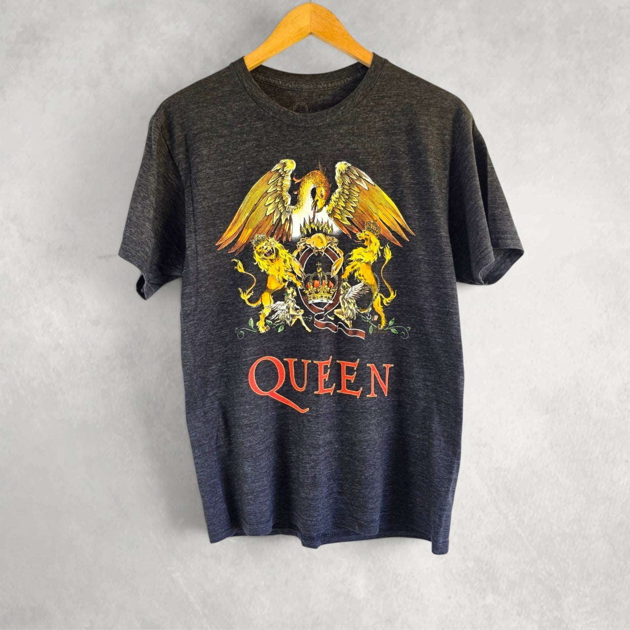 Queen Crest Logo Graphic Band T Shirt Grey Medium Rock Music Tee