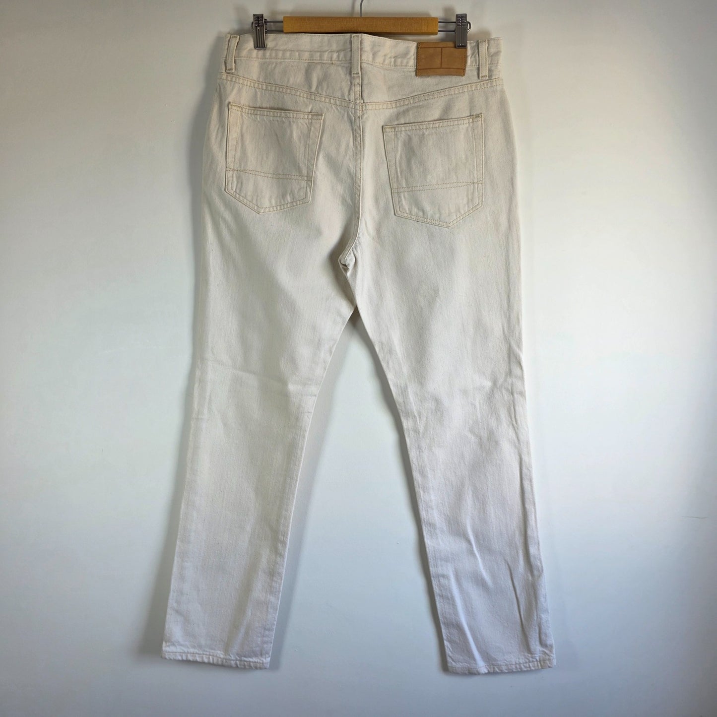 Tommy Hilfiger Slim Straight Jeans Men’s W34 L31 (W34 L32 Tag) White Denim
