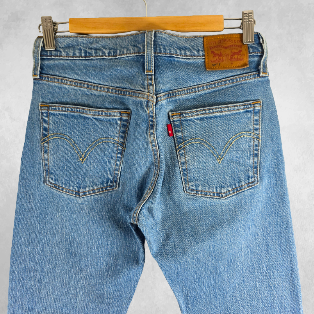 Levi’s 501 T Jeans Women’s W26 L28 Blue Tapered Leg Stretch Denim