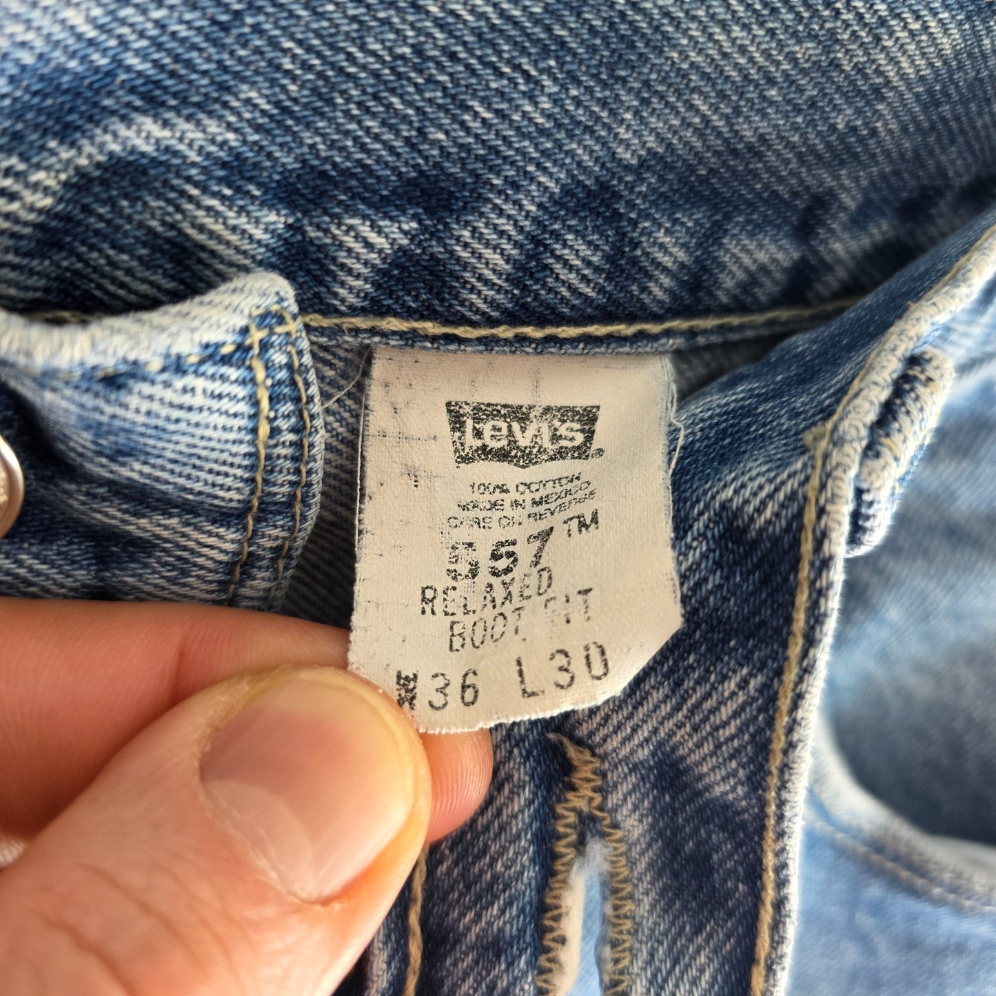 Vintage Levi’s 557 Bootcut Jeans Blue W34 L25 Men’s Distressed Denim