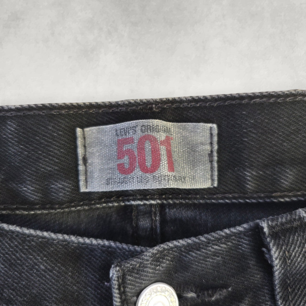 Levi’s 501 Vintage Black Jeans W32 L32 Straight Leg Button Fly Faded Denim