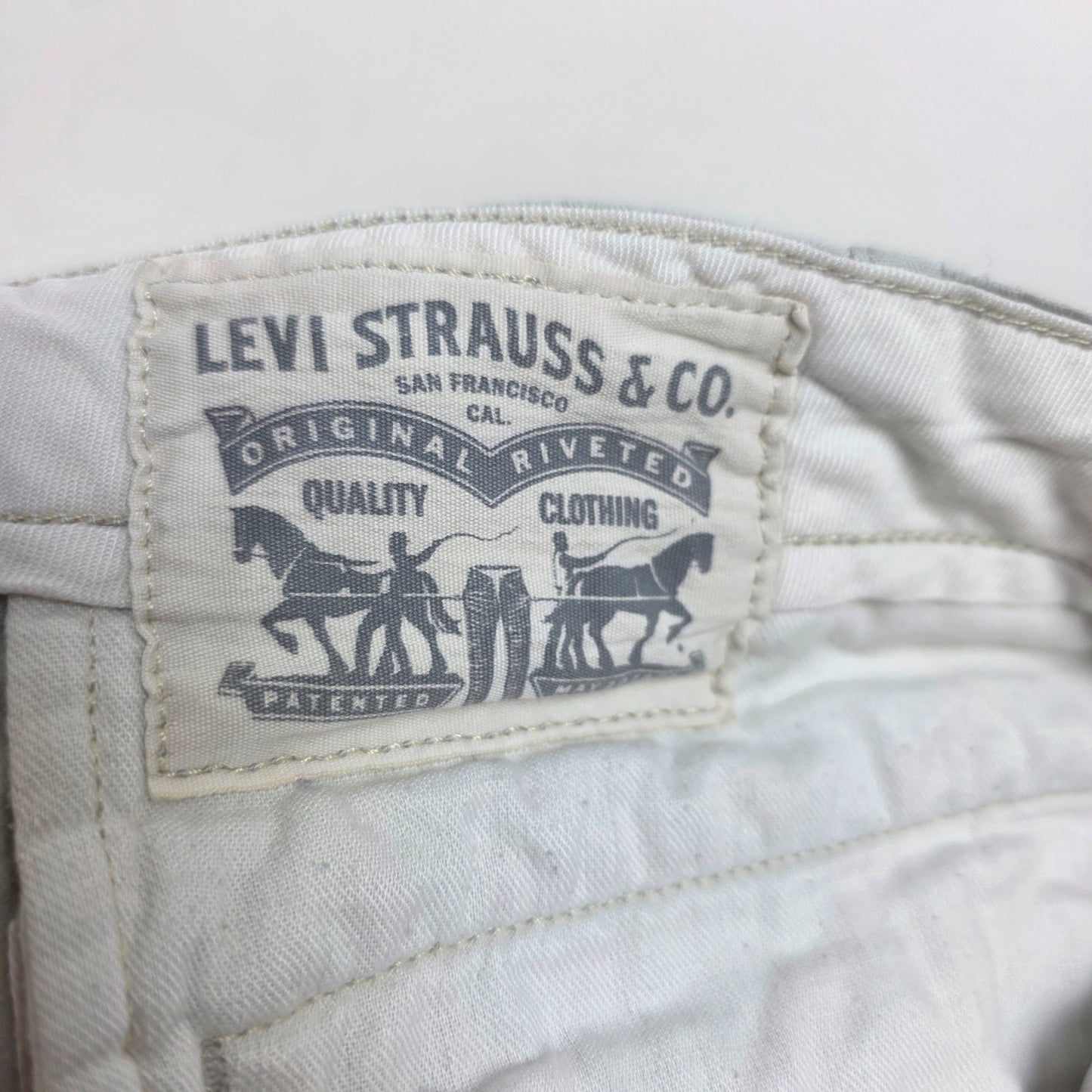 Levi’s Cargo Shorts W38 Beige Khaki Cotton Utility Pockets Men’s Casual