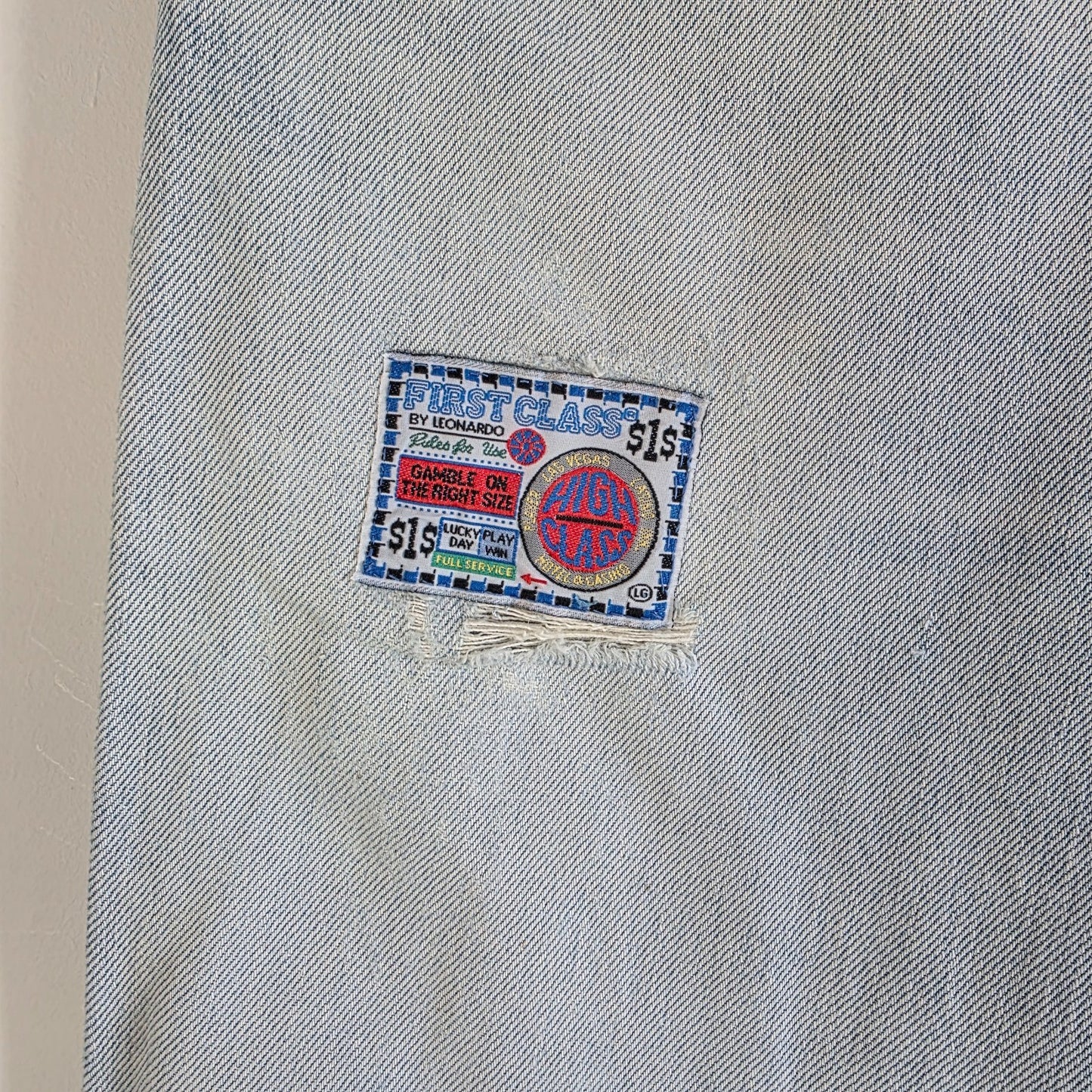 Levi’s Vintage Jeans W32 L29 Blue Straight Custom Patch Distressed Y2K