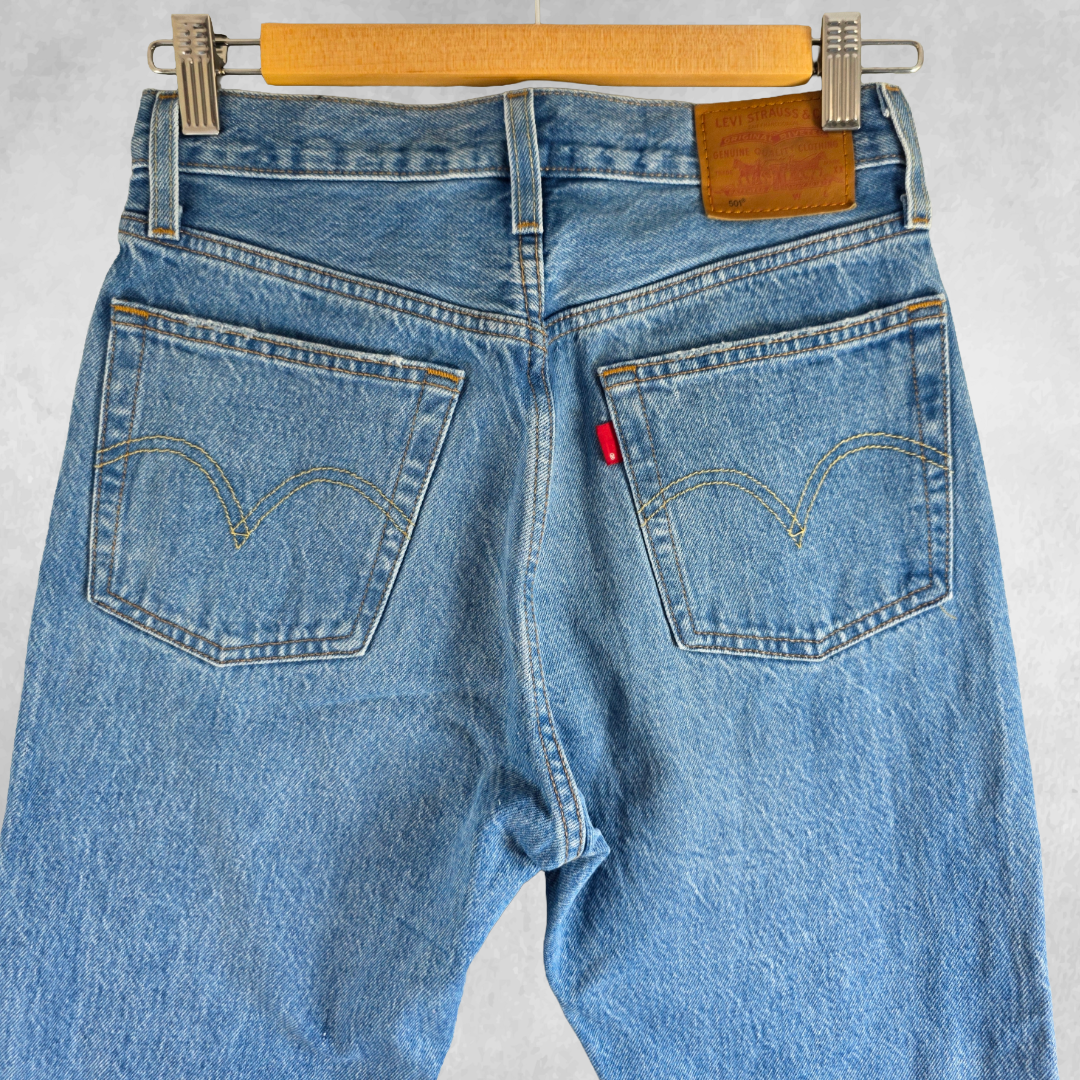 Levi’s 501 Jeans Women’s W25 L30 Blue Straight Mid Rise Distressed Denim