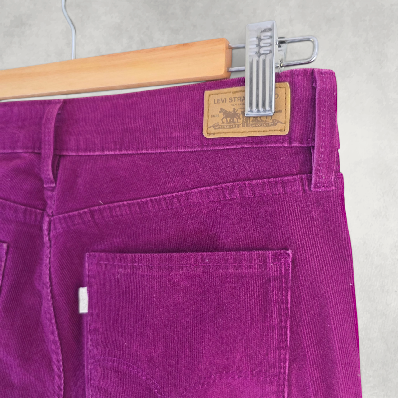 Levi’s Womens Purple Corduroy Leggings W28 L29 Skinny Stretch Velvet Feel Jeans