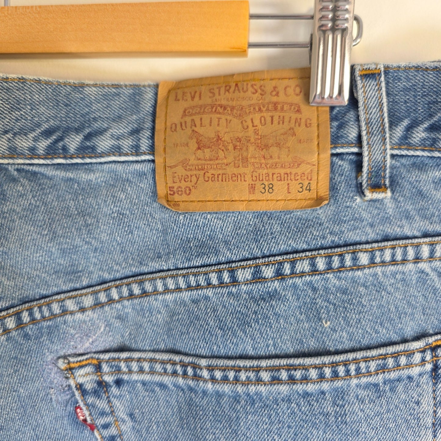Vintage Levi’s 560 Jeans W37 L31 Blue Loose Fit Tapered Y2K 90s Baggy Denim