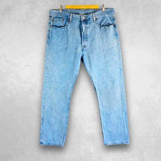 Levi’s 501 Jeans W38 L32 Men’s Blue Straight Fit Denim Button Fly