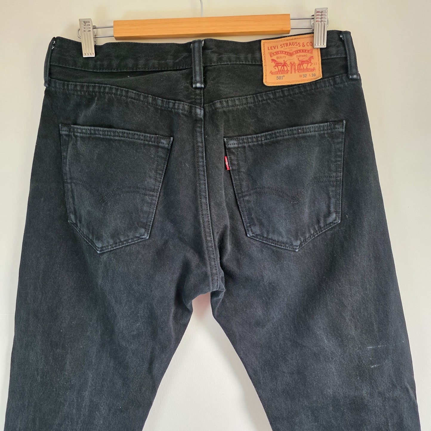Levi's 501 Jeans W32 L30 Black Straight Leg Button Fly Denim Mens Classic