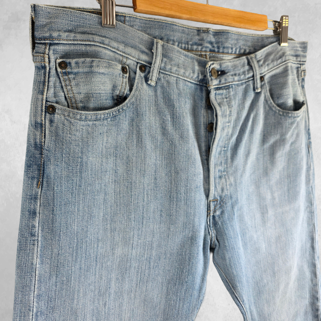 Levi’s 501 Jeans Mens W36 L34 Blue Straight Leg Button Fly Stacked Denim