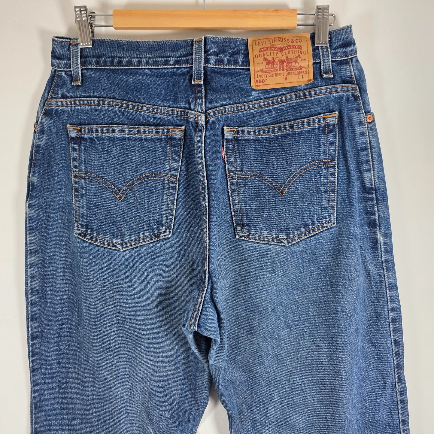 Levi’s 550 Jeans Women’s W31 L32 Blue Relaxed Fit Distressed Vintage Style