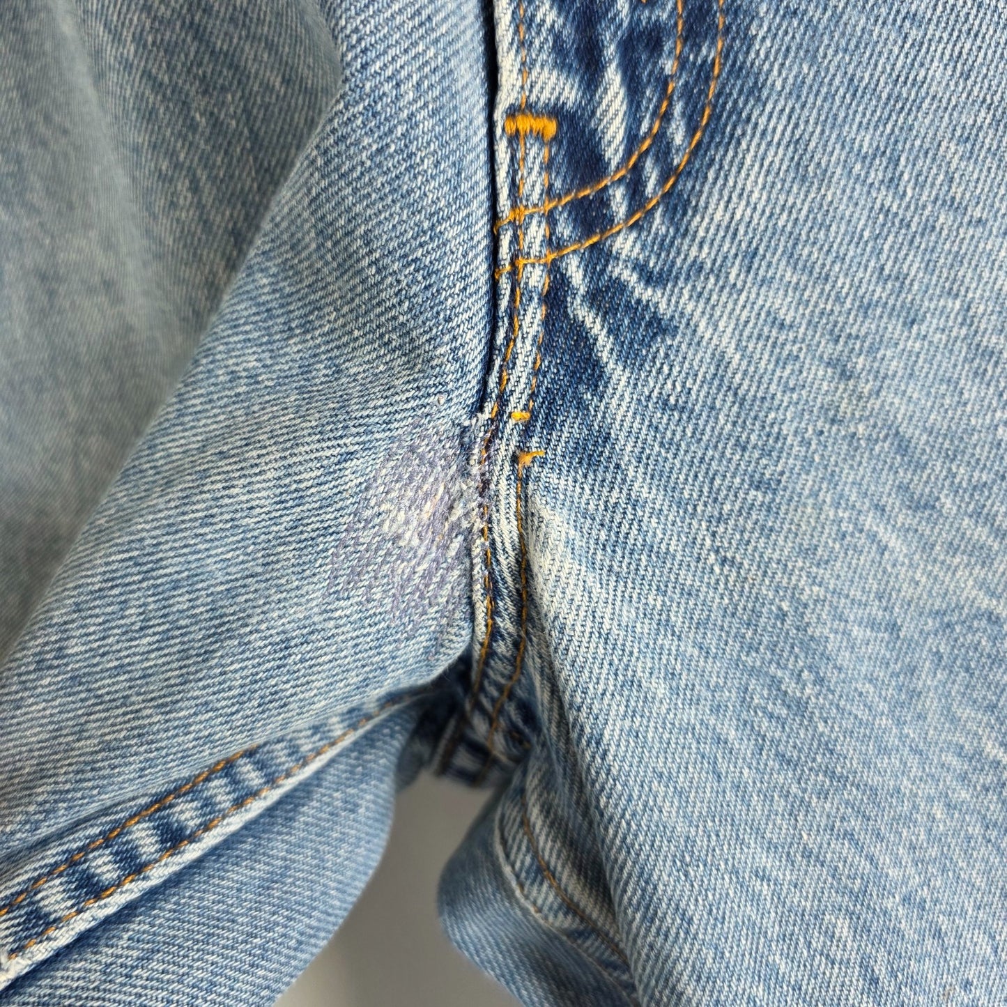 Vintage Levi’s 560 Jeans W37 L31 Blue Loose Fit Tapered Y2K 90s Baggy Denim