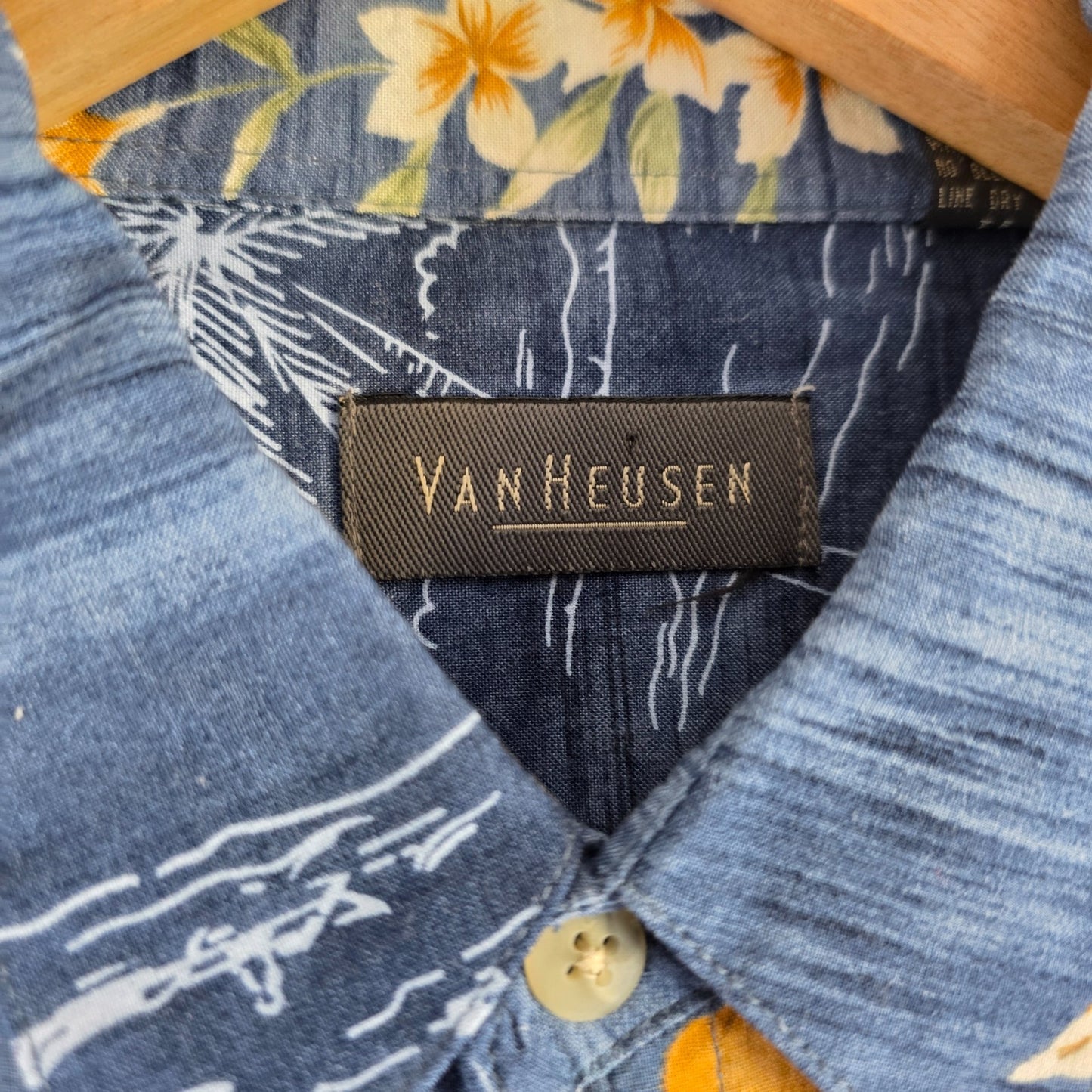 Van Heusen Hawaiian Shirt Men L Blue Floral Short Sleeve Summer Holiday Rayon