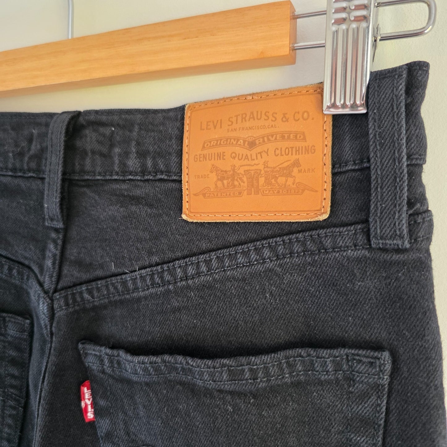 Levi's Ribcage Straight Jeans W27 L27 Black High Rise Women's Denim Trousers