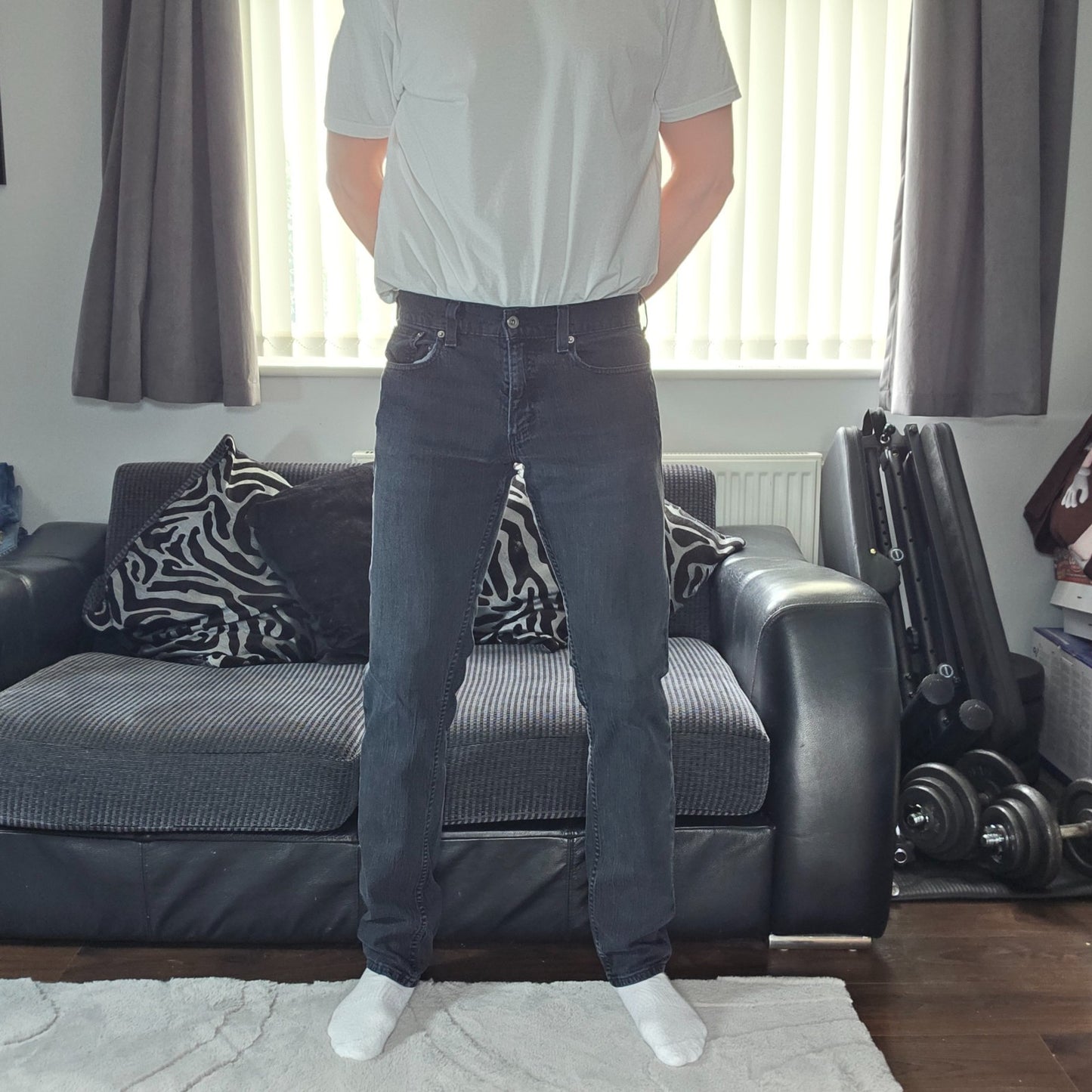 Levi's Black Slim Fit Denim Jeans W32 L34 (Label Cut) – Crotch Damage