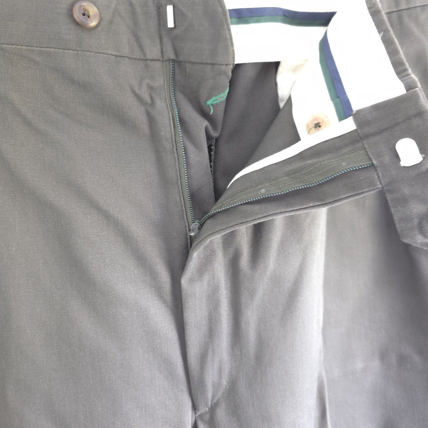 Vintage Tommy Hilfiger Pleated Chino Trousers W41 L30 Beige Khaki Preppy