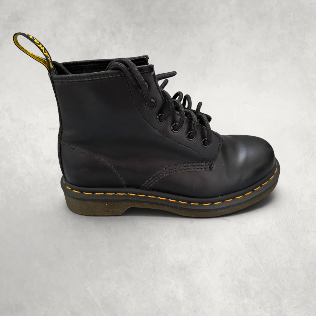 Dr Martens 101 YS Black Leather Boots UK 4 EU 37 Grunge Punk Alternative