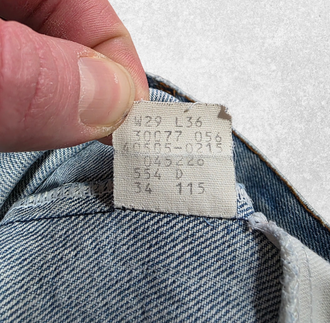 Vintage Levi’s Orange Tab Jeans W28 L34 (W29 L36 Tag) Blue Tapered Leg USA Style