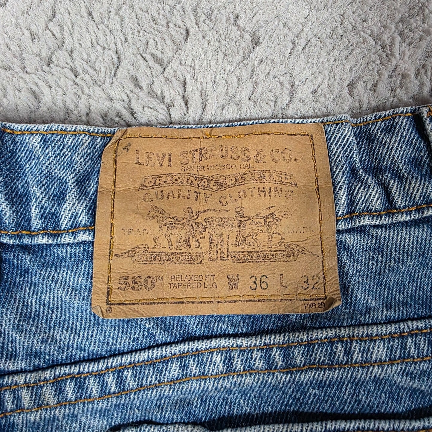 Vintage Levi’s 550 Orange Tab Jeans Men’s W36 L32 90s Blue Denim