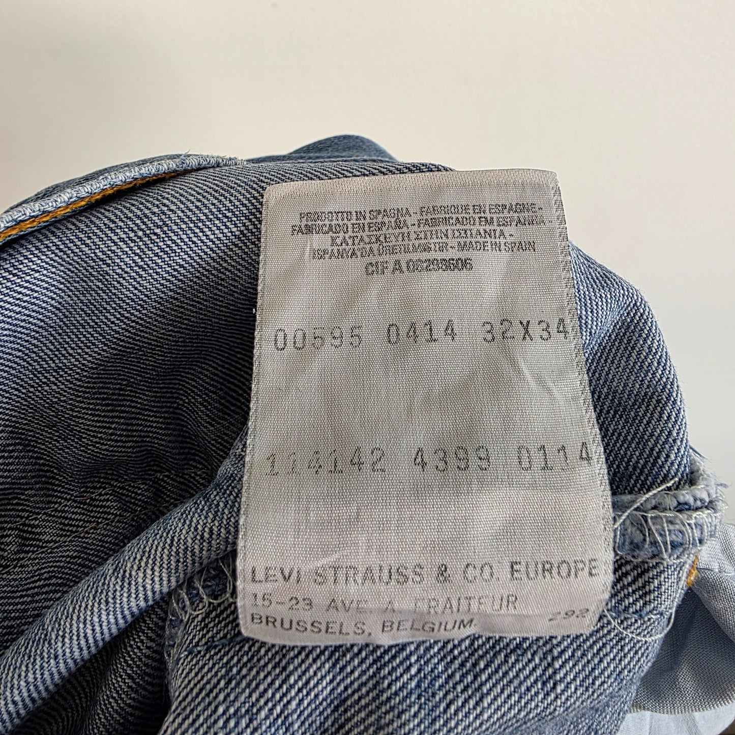 Levi’s 595 Jeans W30 L28 (Tagged W32 L34) Blue Straight Men’s Paint Marks