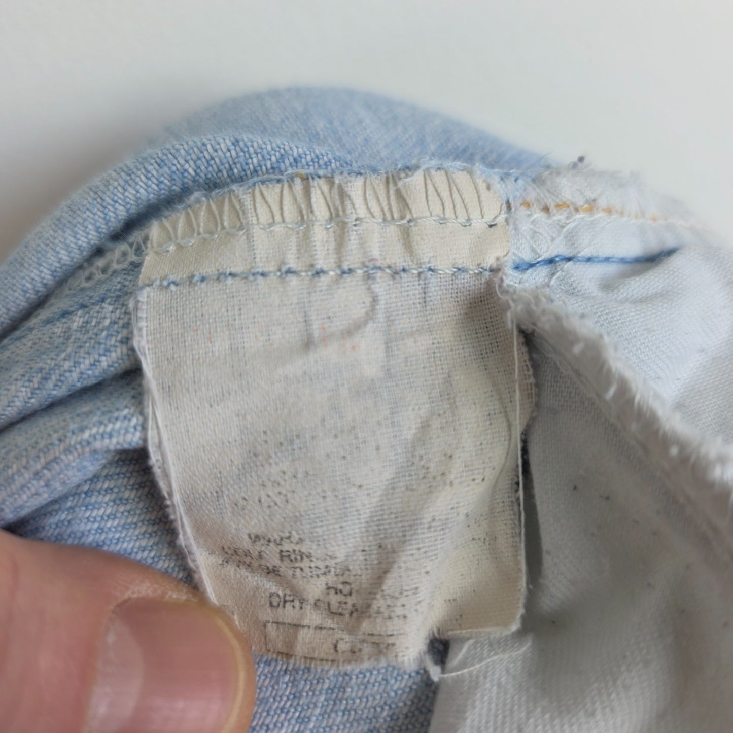 Vintage Levi’s 604 Jeans W35 L32 Blue Orange Tab Made in Australia 90s Mens
