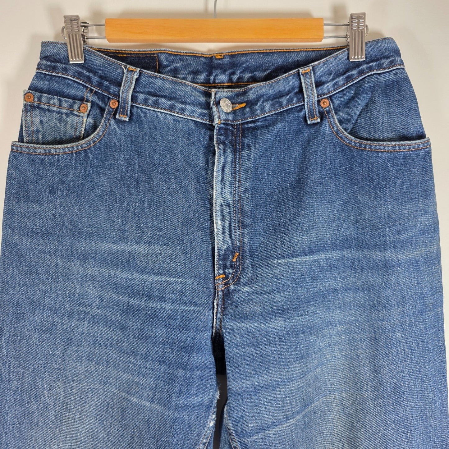 Levi’s 550 Jeans Women’s W31 L32 Blue Relaxed Fit Distressed Vintage Style