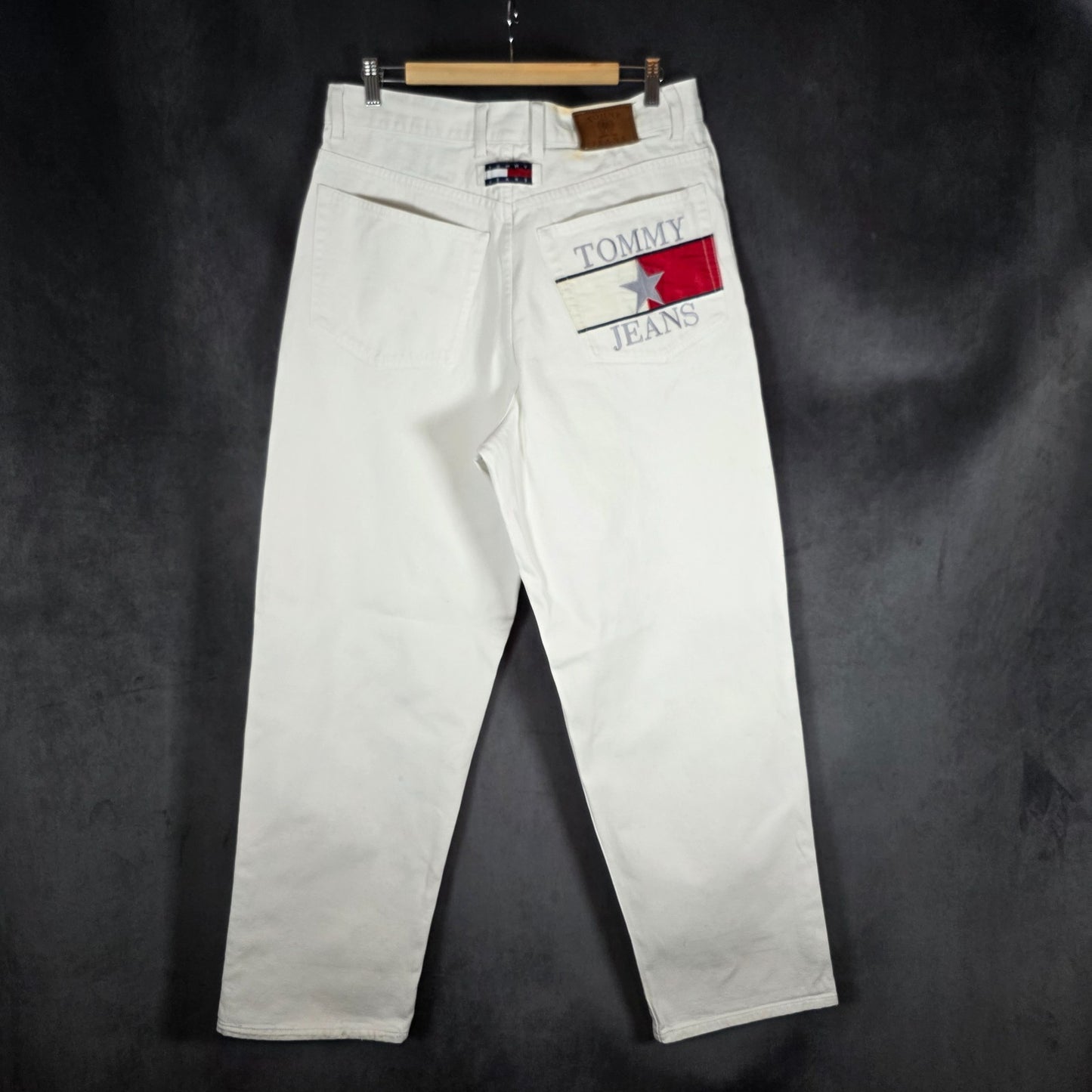 Tommy Hilfiger Vintage White Logo Jeans W32 L34 Relaxed Fit 90s Denim