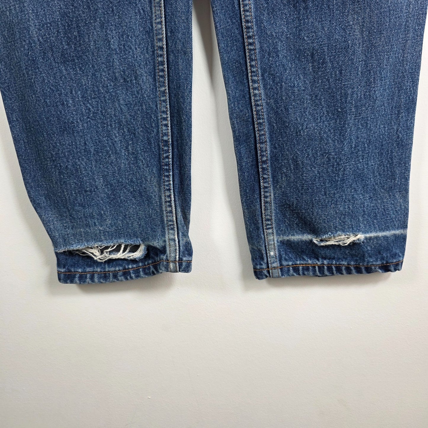 Levi’s 550 Jeans Women’s W31 L32 Blue Relaxed Fit Distressed Vintage Style