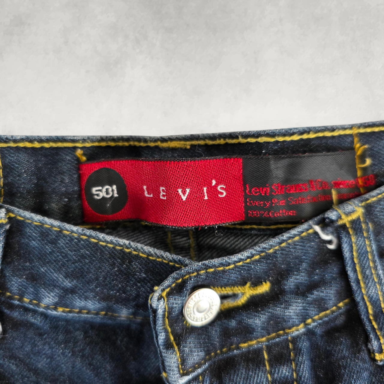 Levi’s 501 Jeans W33 (W32) L27 Blue Straight Leg Button Fly Cropped Raw Hem
