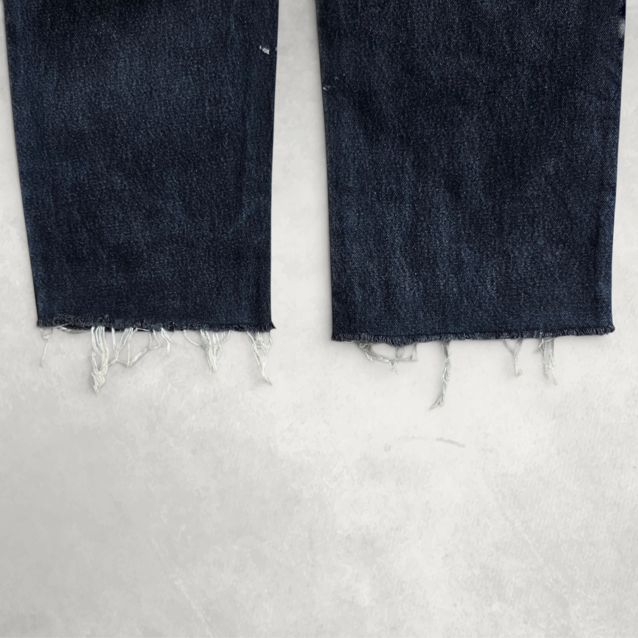 Levi’s 501 Jeans W33 (W32) L27 Blue Straight Leg Button Fly Cropped Raw Hem