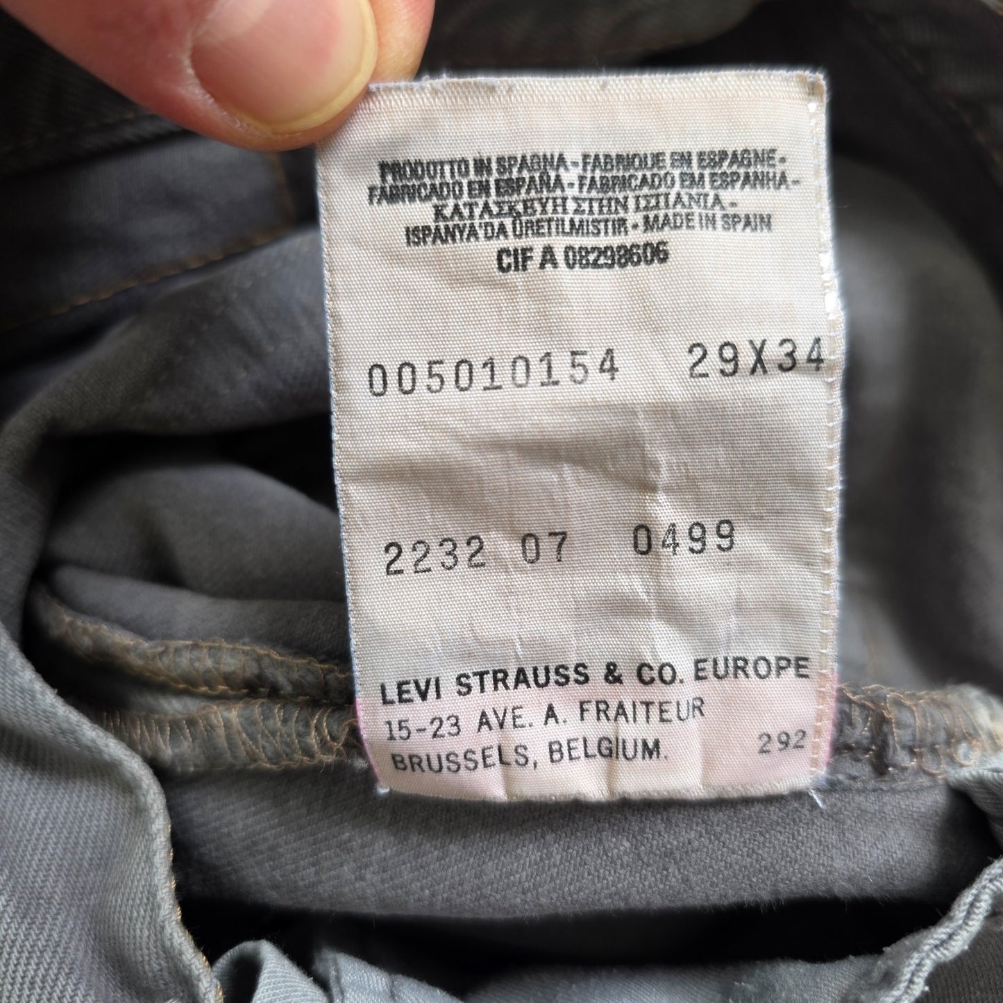 Levi’s 501 Jeans W26 L33 Grey Straight Leg Button Fly Vintage Made in Spain