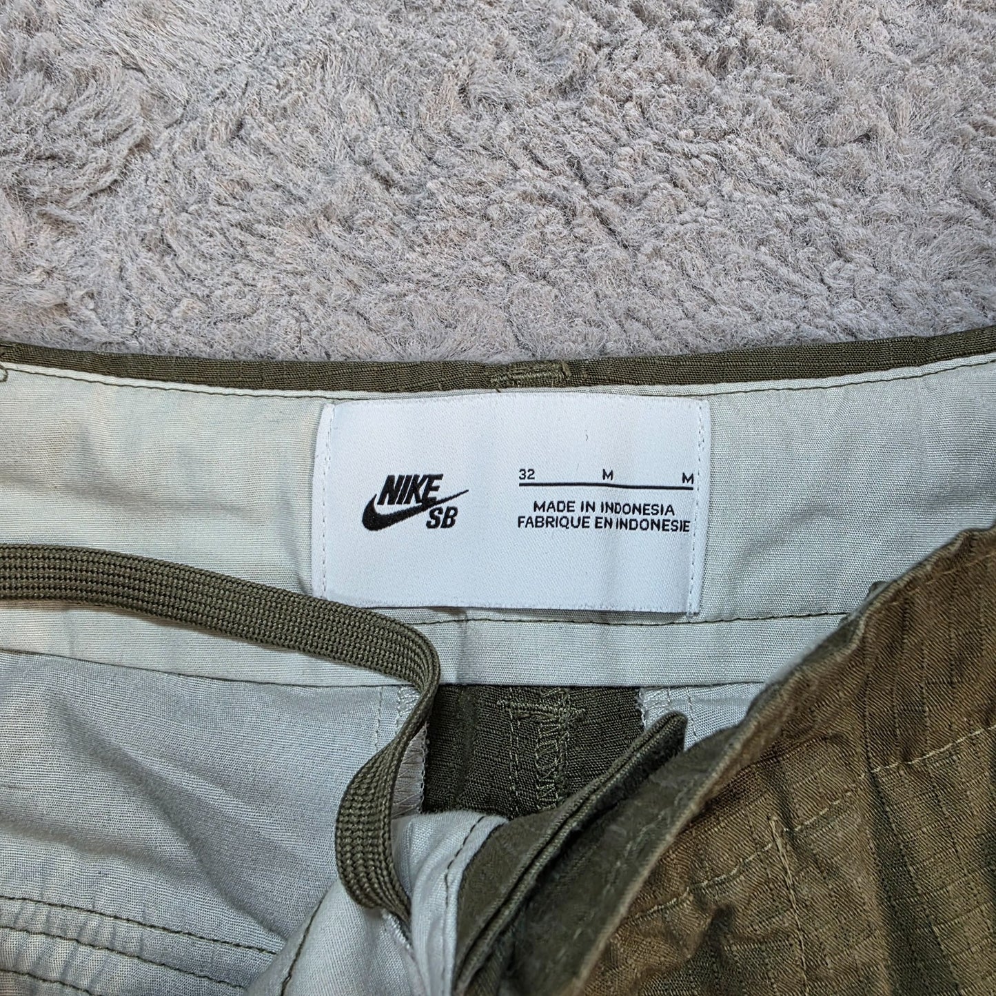 Nike SB Cargo Trousers Green Men’s Straight Fit 32 Drawstring Waist Skate