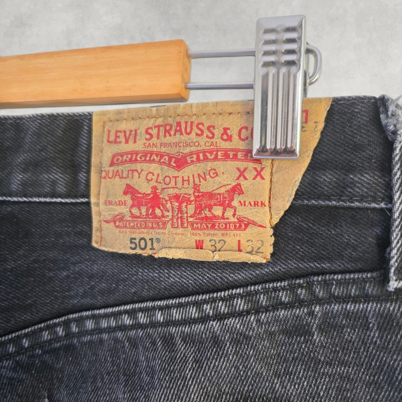 Levi’s 501 Vintage Black Jeans W32 L32 Straight Leg Button Fly Faded Denim