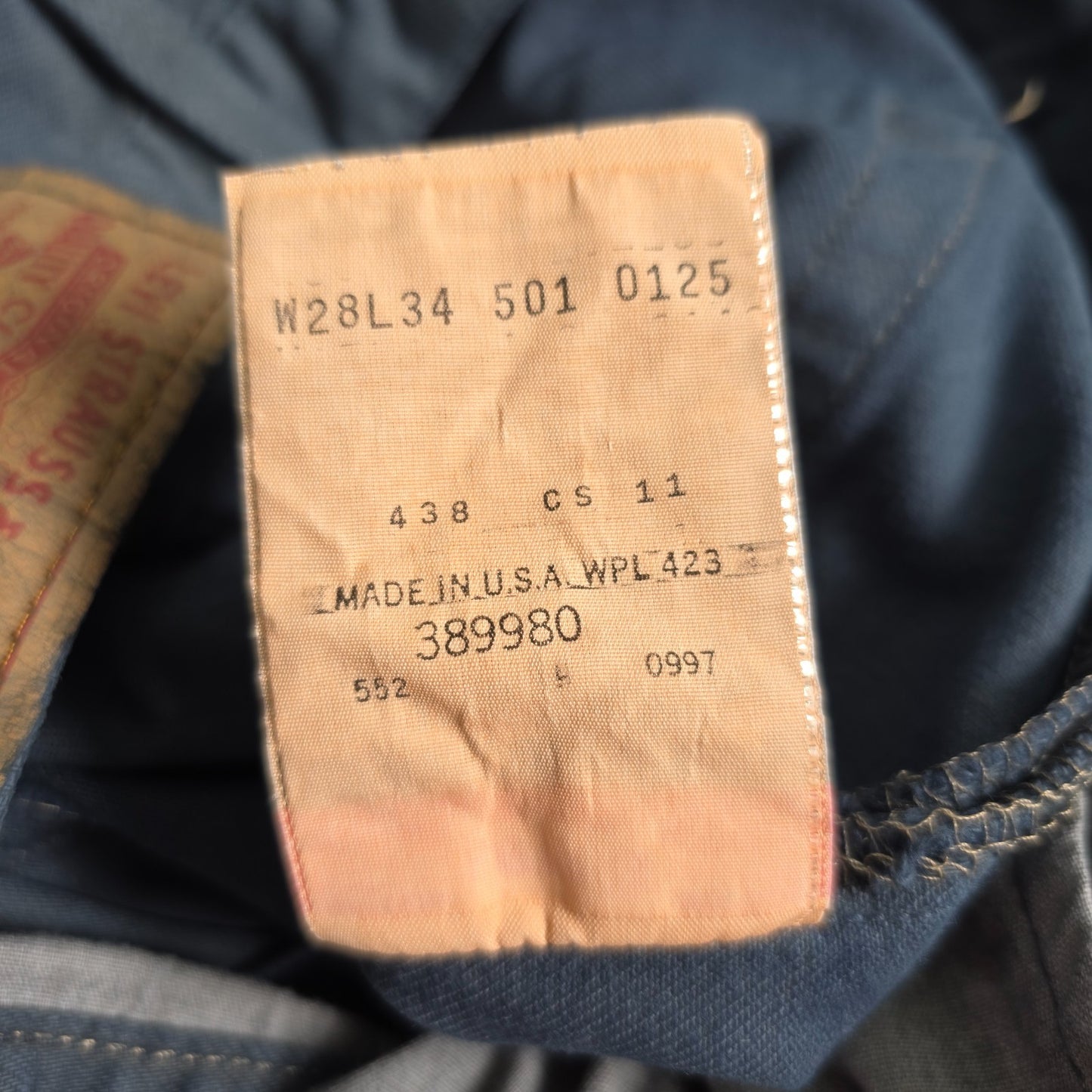 Levi’s 501 Jeans W26 (W28) L31 Blue Straight Leg Button Fly Vintage USA