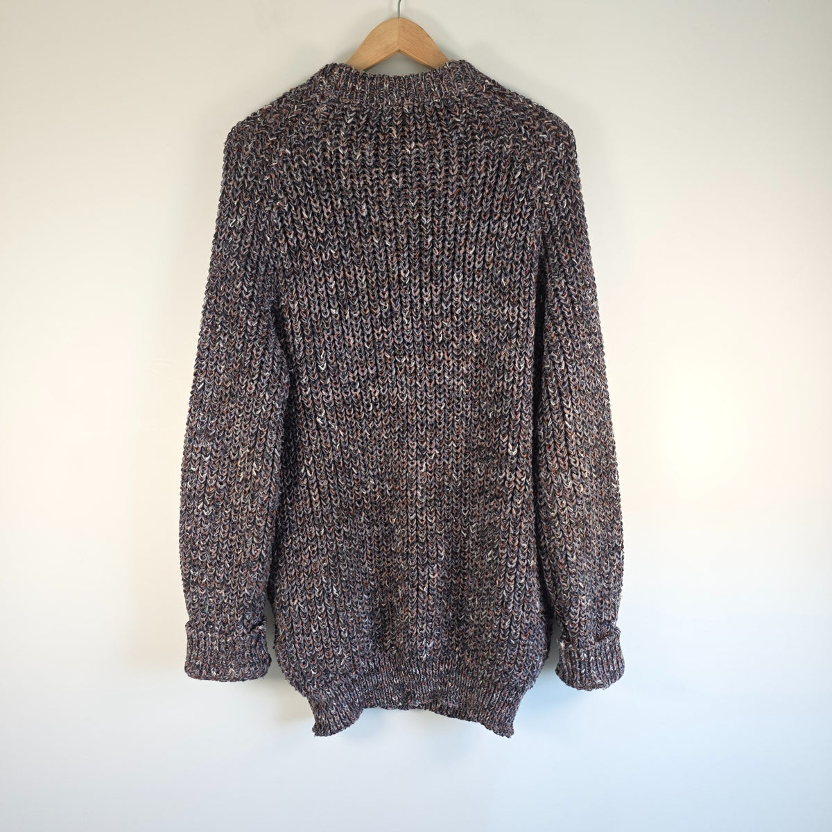 Vintage multicolour chunky knit jumper with textured design and crew neckline.