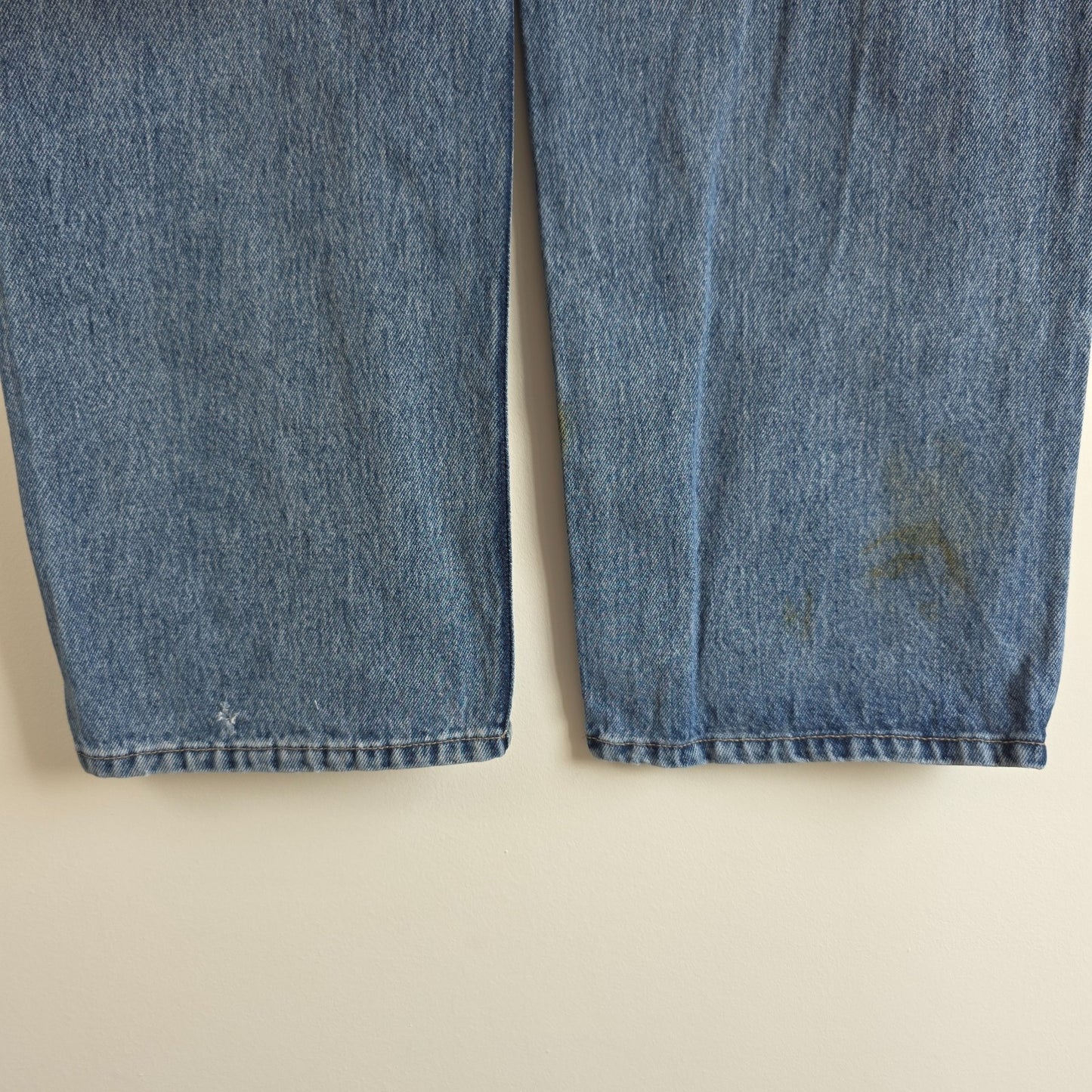 Nautica blue straight jeans 90s style with easy fit and 100% cotton material.