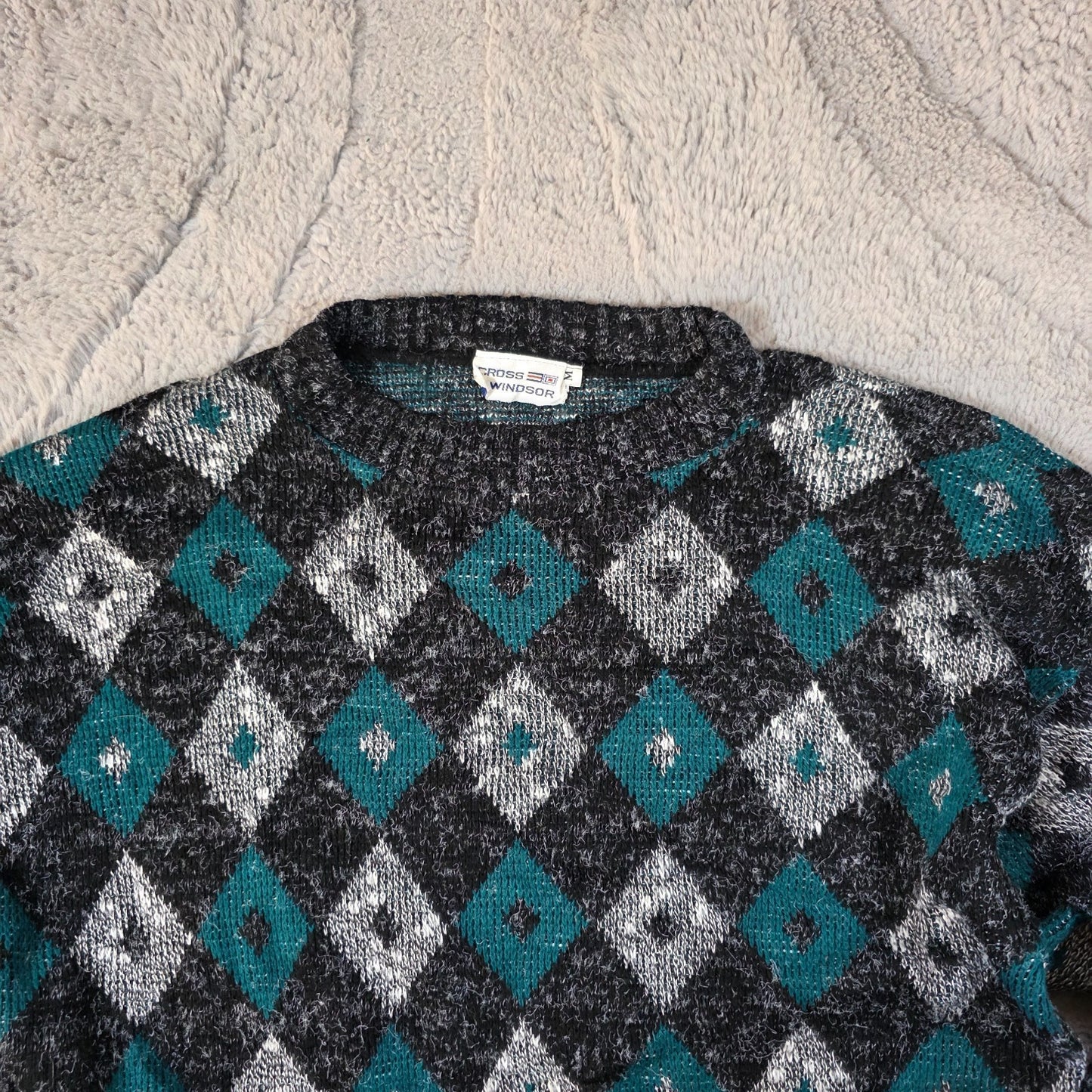 Vintage Cross and Windsor Patterned Knit Sweater Men’s Medium Retro Pullover