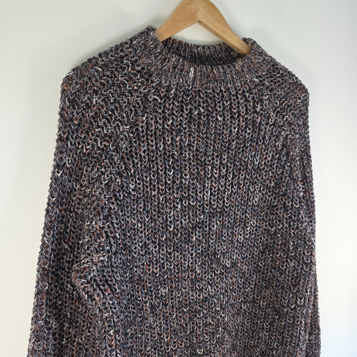 Vintage multicolour chunky knit jumper with textured design and crew neckline.