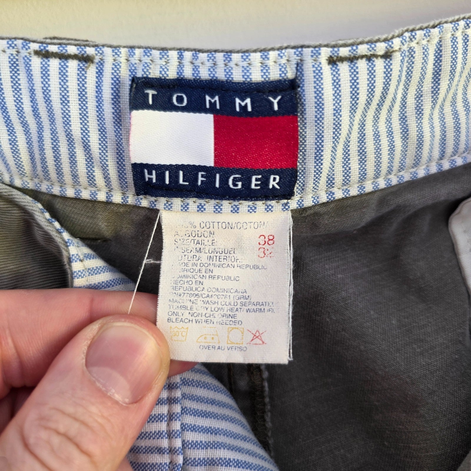 Vintage Tommy Hilfiger Chino Trousers W36 L31 Grey Straight Fit Pleated Men’s