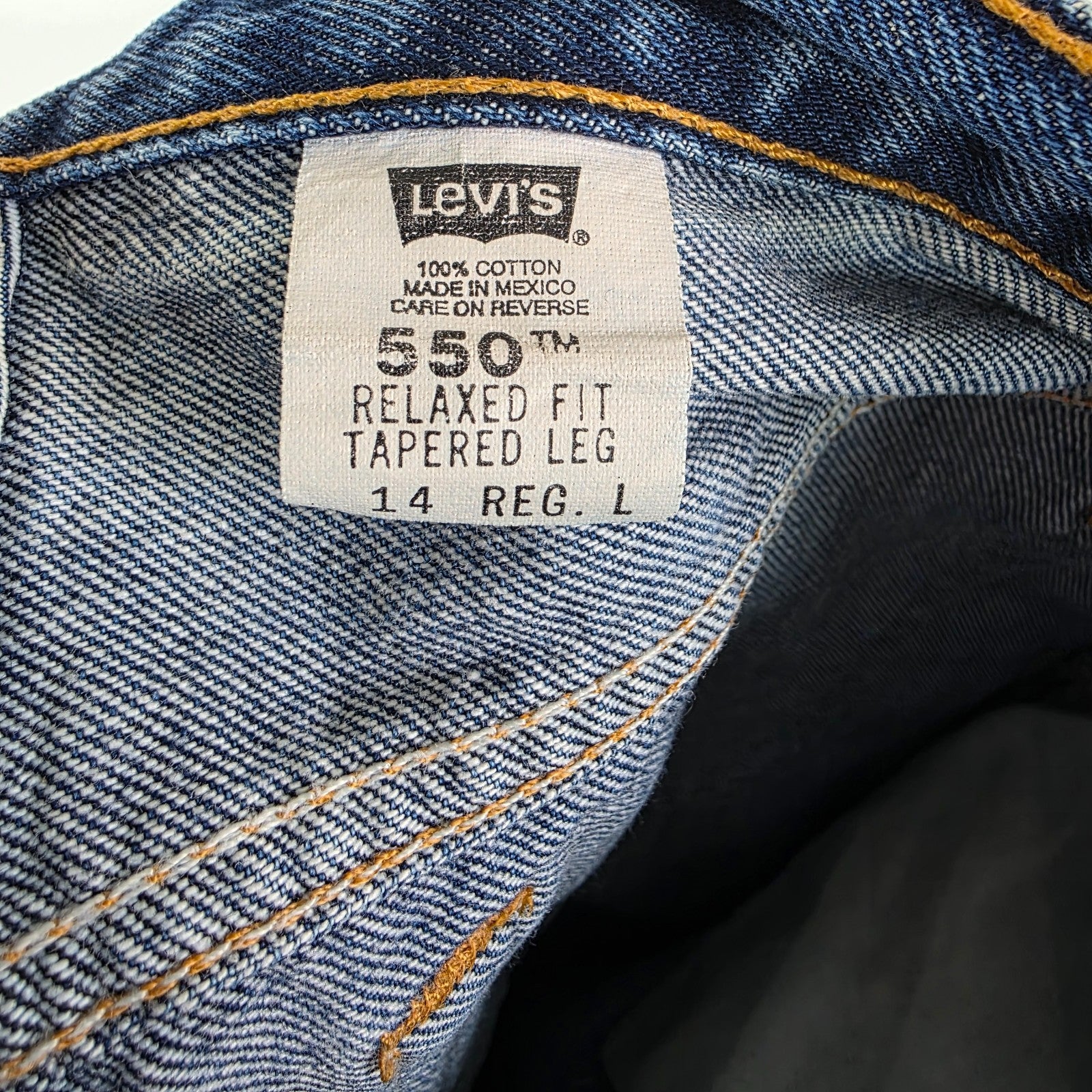 Vintage Levi's 550 Relaxed Fit Jeans Womens W31 L32 Blue Tapered Leg Distressed