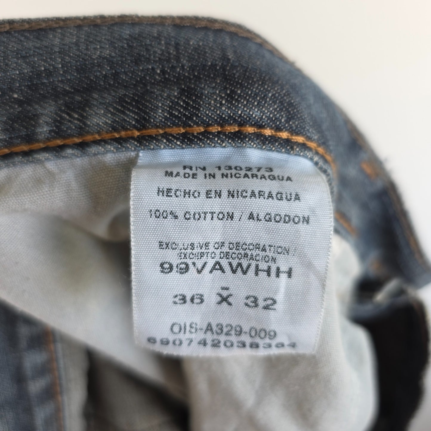 Wrangler blue straight jeans with relaxed fit, 100% cotton, professional hemmed to 30 inches.