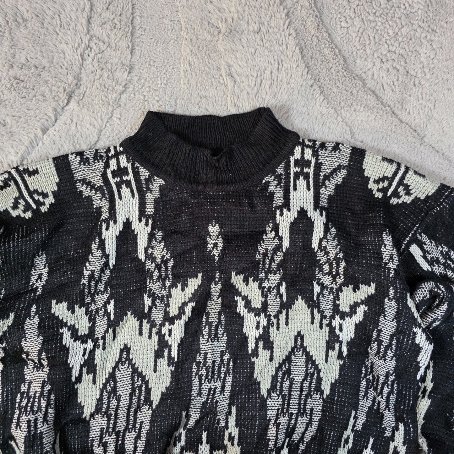 Vintage Abstract Pattern Knit Sweater Men’s Large Black White Retro Pullover