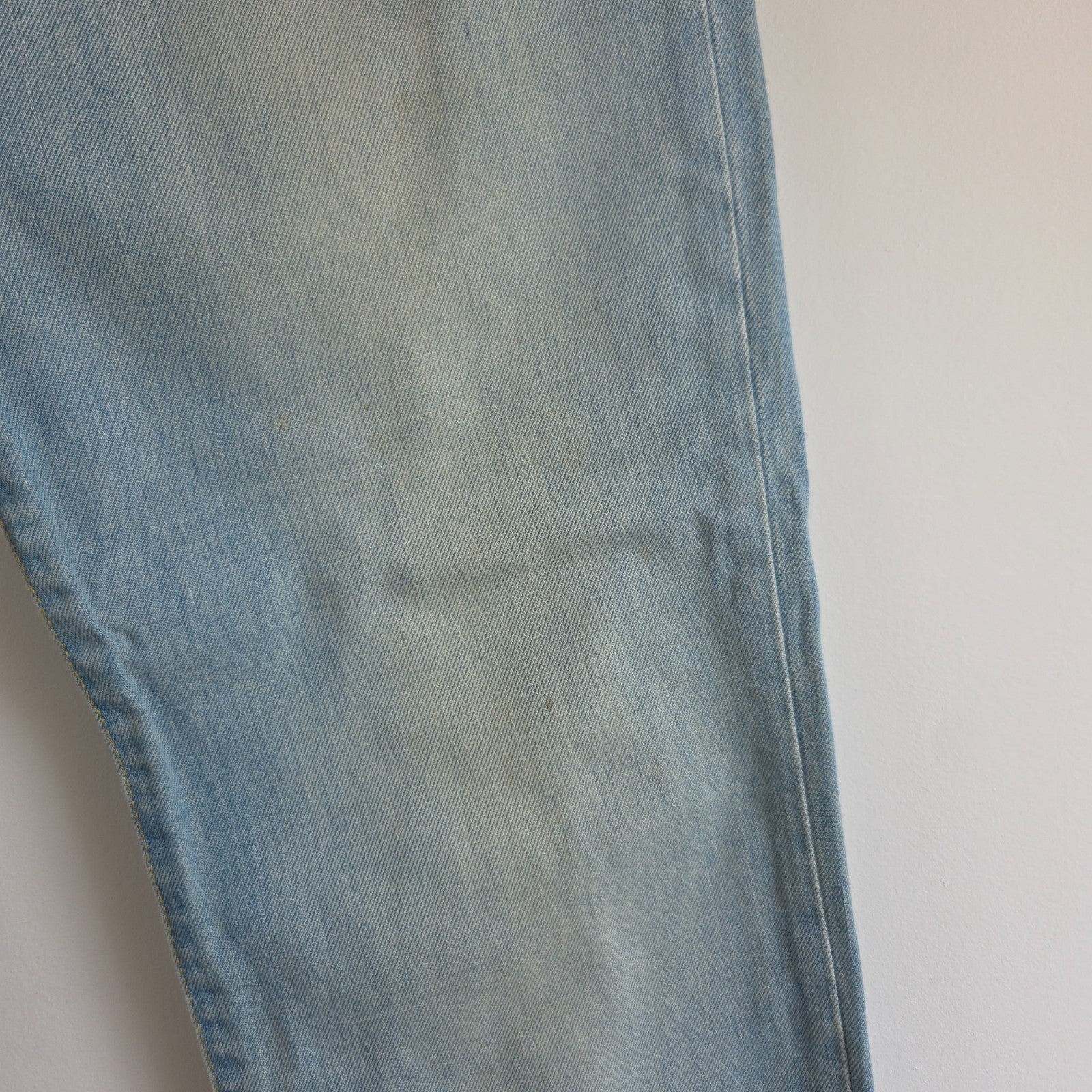Calvin Klein light blue straight jeans, 100% cotton, classic five-pocket design.