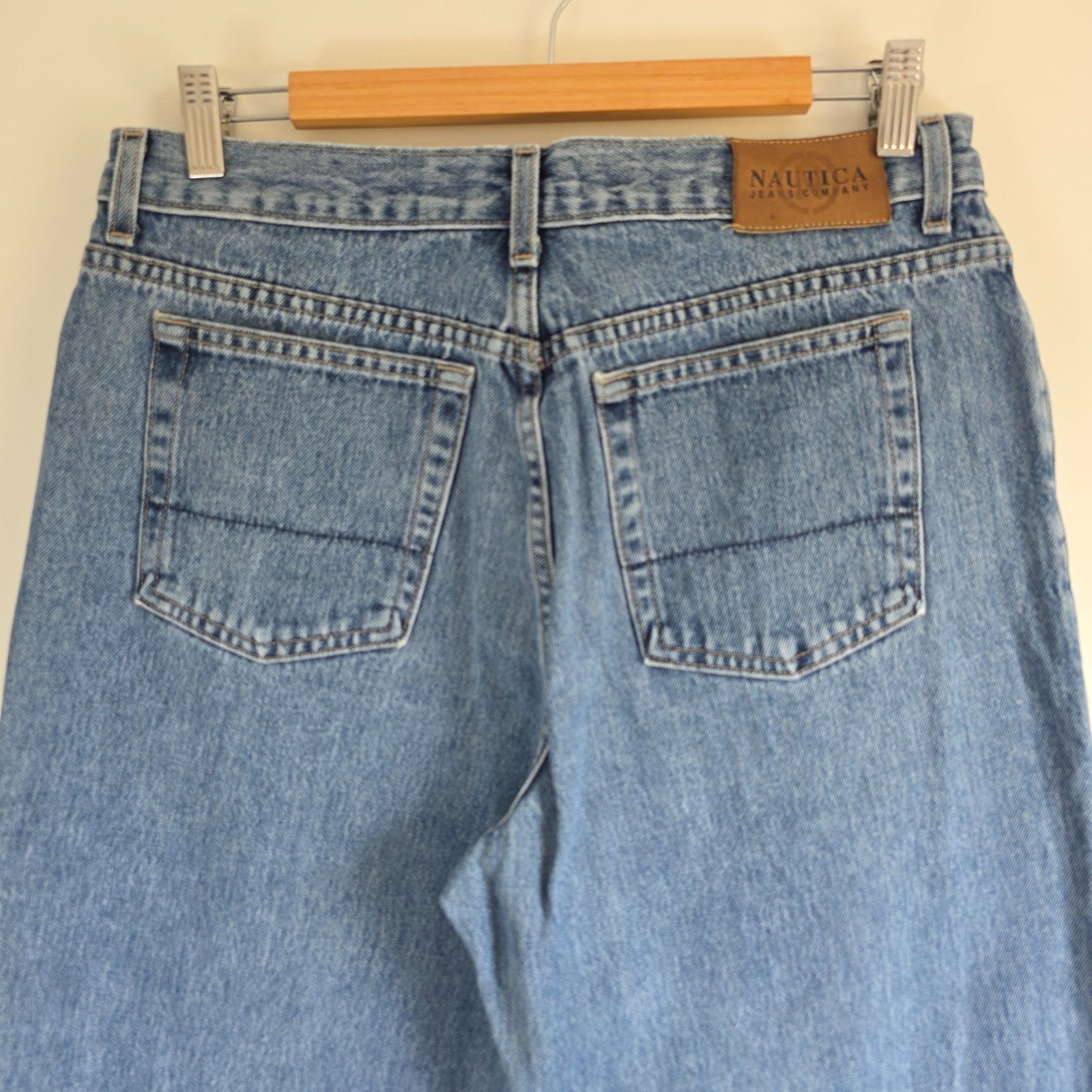 Nautica blue straight jeans 90s style with easy fit and 100% cotton material.