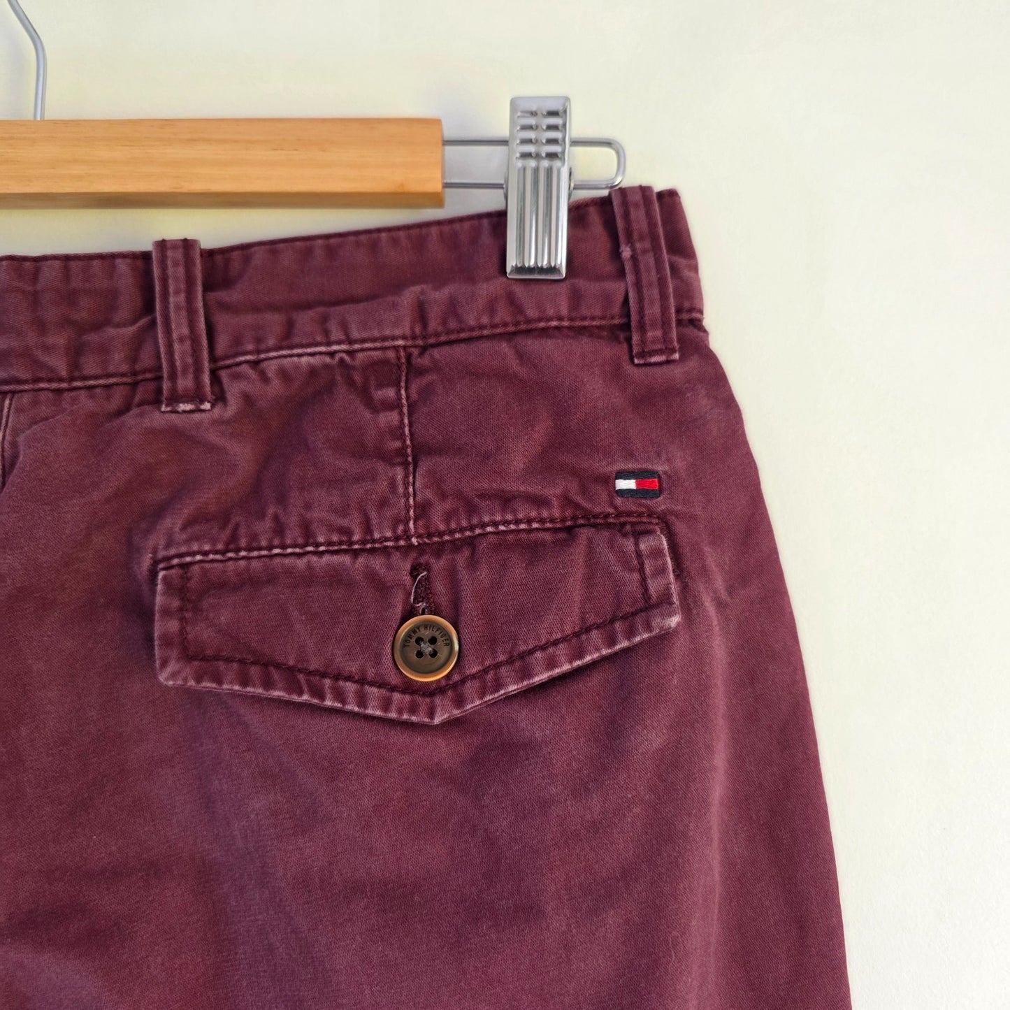 Tommy Hilfiger Chino Trousers W29 L29 Burgundy Red Straight Fit Men's Cotton